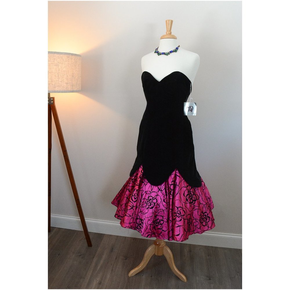 Vintage 1980s Mermaid Prom Dress Velvet Black Pink